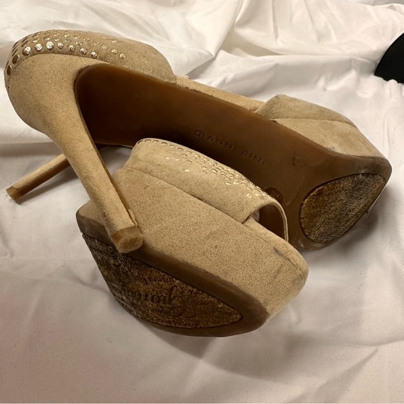 Gianni Bini Platform Heels - Picture 3 of 3